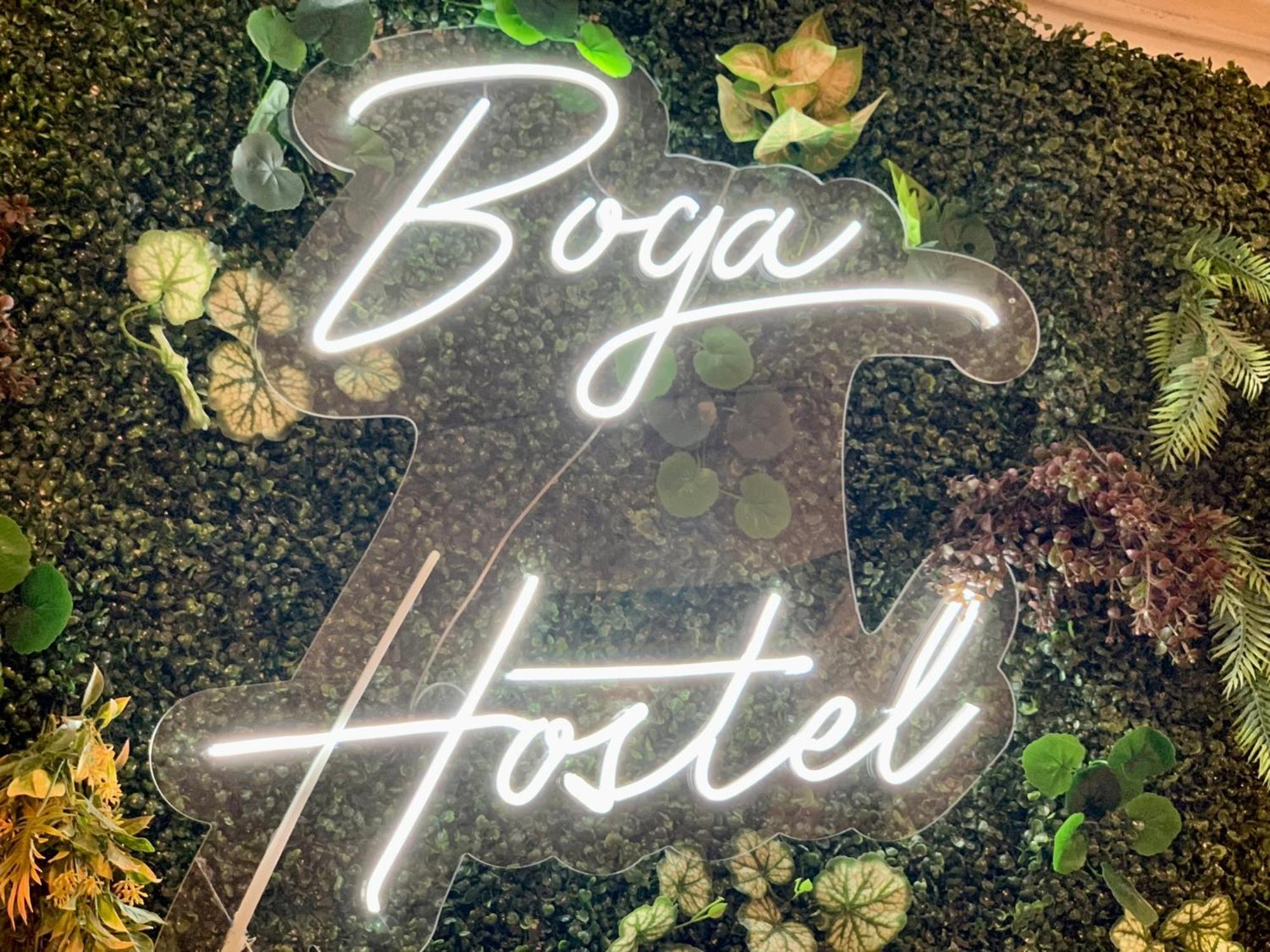 Boga Hostel Madrid Buitenkant foto
